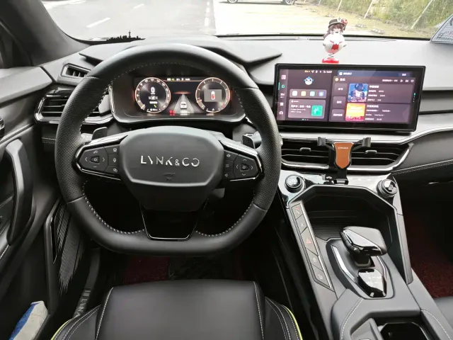 Lynk & Co 06 — Фото автомобиля 15