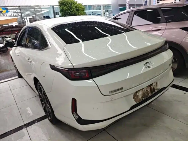 Changan Qiyuan A05 — Фото автомобиля 4