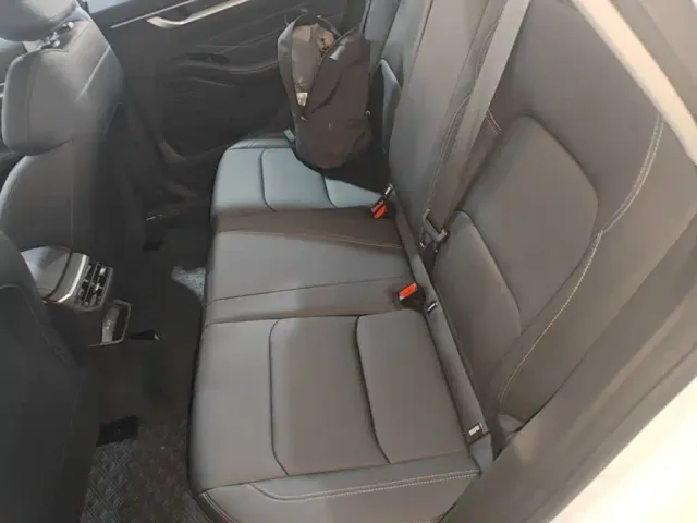 Geely Emgrand — Фото автомобиля 16
