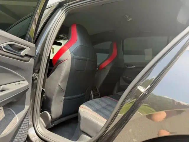 Volkswagen Golf GTI — Фото автомобиля 7
