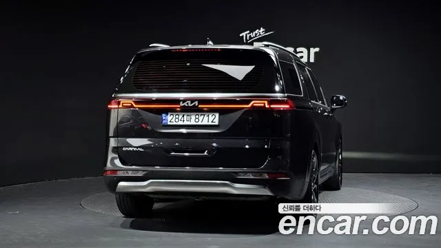 Kia Canival Carnival 4 поколение Дизель 9 мест Signature — Фото автомобиля 3