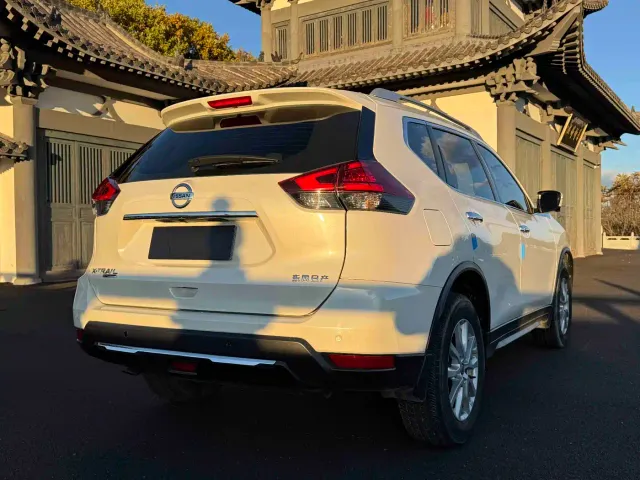 Nissan X-Trail — Фото автомобиля 6
