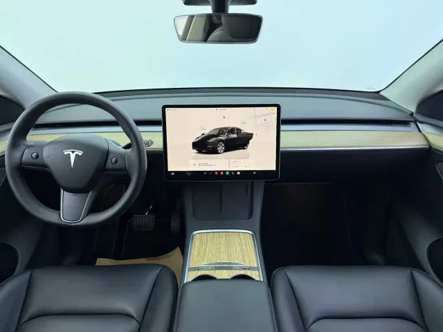 Tesla Model Y — Фото автомобиля 9