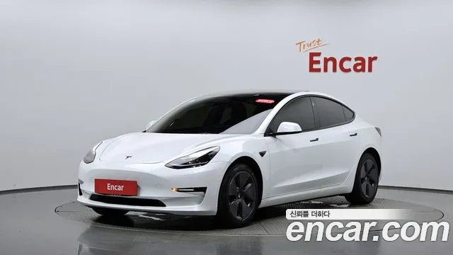 Tesla Model 3 — Фото автомобиля 9