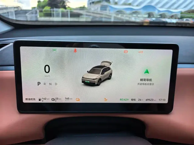 Leapmotor C10 — Фото автомобиля 16