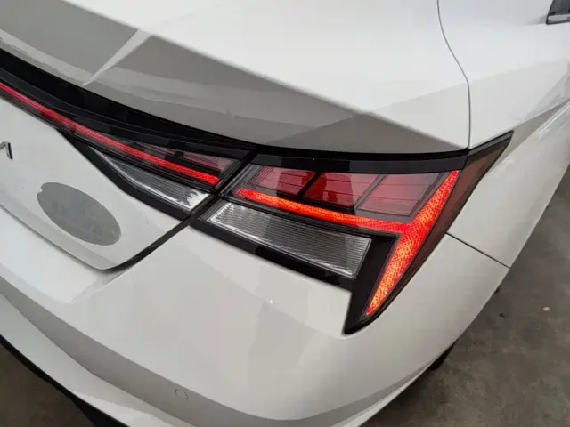 Hyundai Elantra — Фото автомобиля 7
