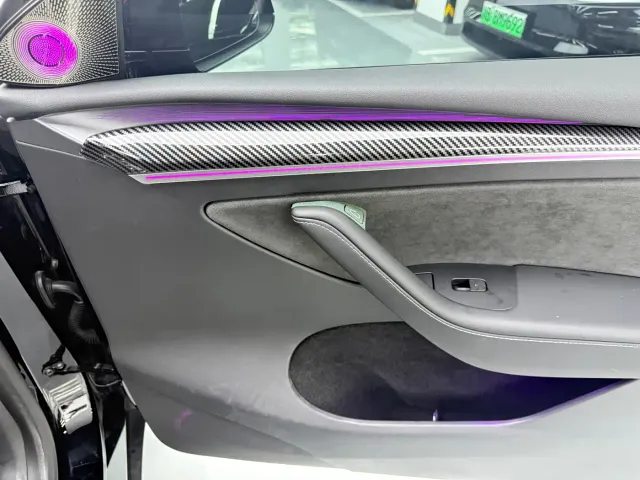 Tesla Model Y — Фото автомобиля 13