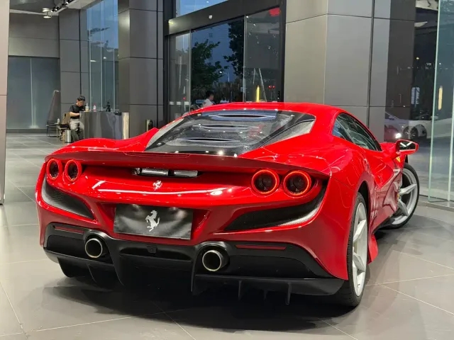 Ferrari F8 — Фото автомобиля 3