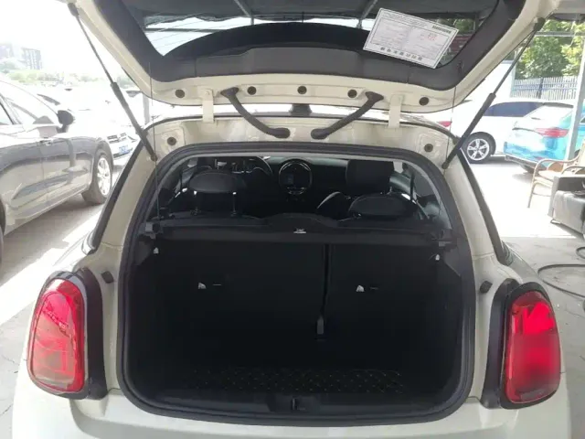 MINI Hatch — Фото автомобиля 18