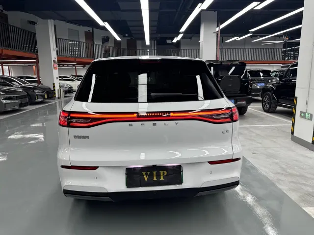 Geely Galaxy E5 — Фото автомобиля 19