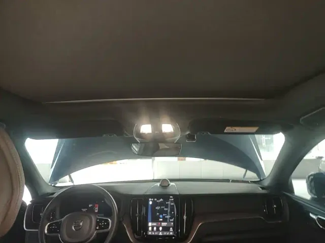Volvo XC60 — Фото автомобиля 17