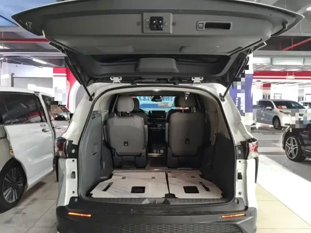 Toyota Granvia — Фото автомобиля 18