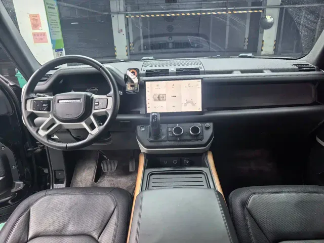 Land Rover Defender — Фото автомобиля 6