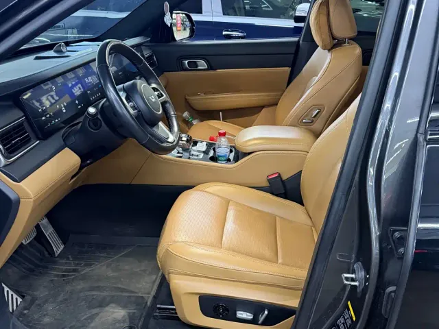Li Auto ONE — Фото автомобиля 9