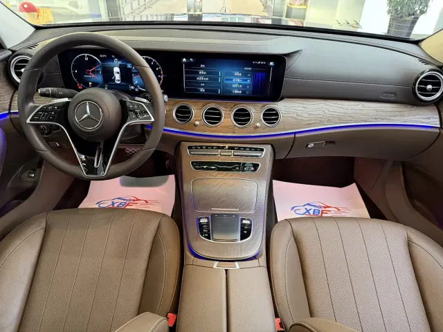 Mercedes-Benz E-Class — Фото автомобиля 5