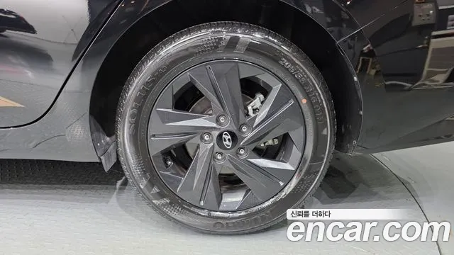 Hyundai AVANTE Avante (CN7) — Фото автомобиля 18