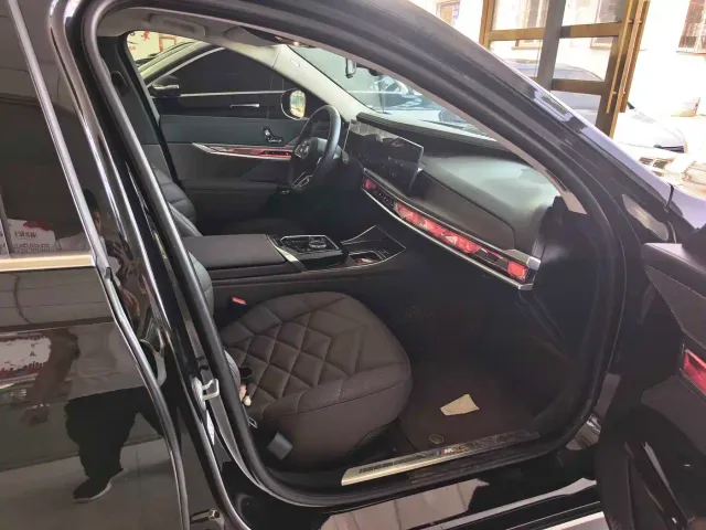 BMW i7 — Фото автомобиля 9
