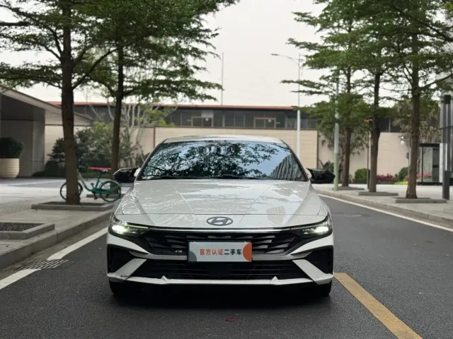 Hyundai Elantra — Фото автомобиля 2