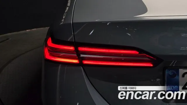 BMW 5-Series — Фото автомобиля 23