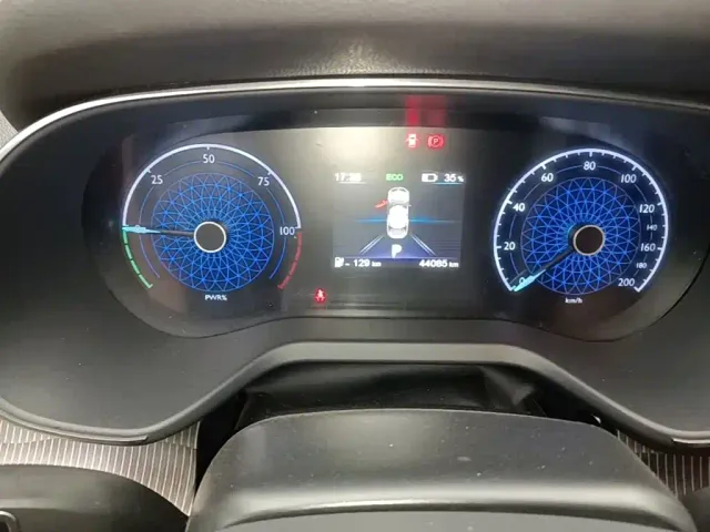Hongqi E-QM5 — Фото автомобиля 11