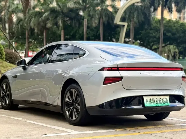 Xpeng P7 — Фото автомобиля 23