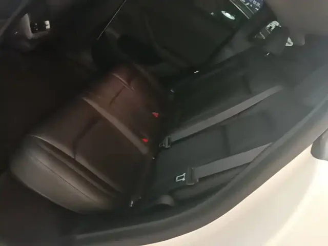 Tesla Model Y — Фото автомобиля 16