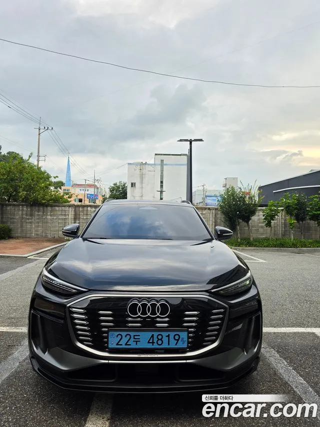Audi Q6 e-tron — Фото автомобиля 3