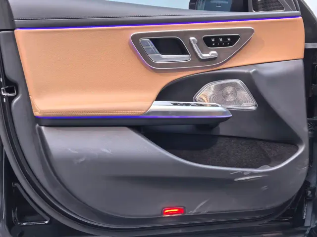 Mercedes-Benz E-Class — Фото автомобиля 8