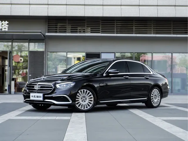 Фотография автомобиля — Mercedes-Benz E-Class