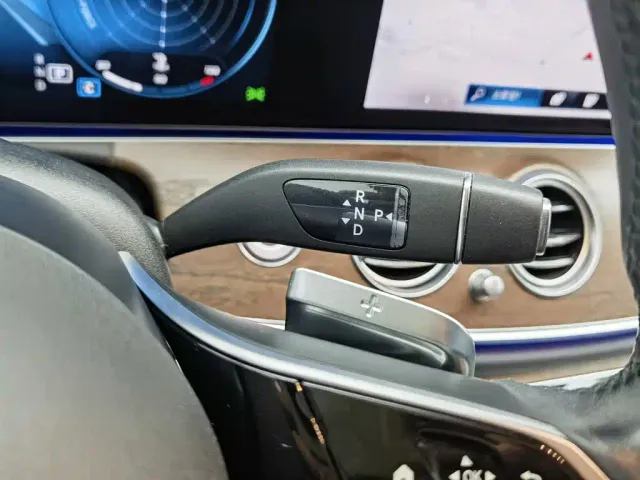 Mercedes-Benz E-Class — Фото автомобиля 13