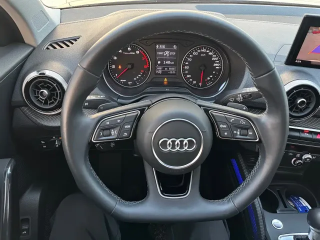 Audi Q2L — Фото автомобиля 5