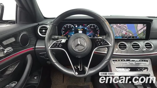 Mercedes-Benz E-Class — Фото автомобиля 11