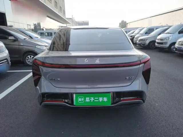 Hongqi EH7 — Фото автомобиля 5