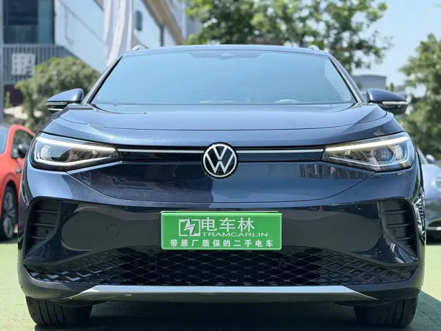 Volkswagen ID.4 CROZZ 2022 Standard Range PURE Edition — Фото автомобиля 2