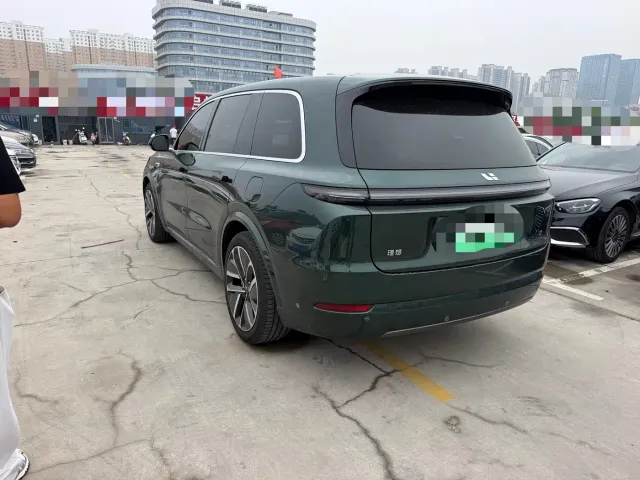 Li Auto L9 — Фото автомобиля 9