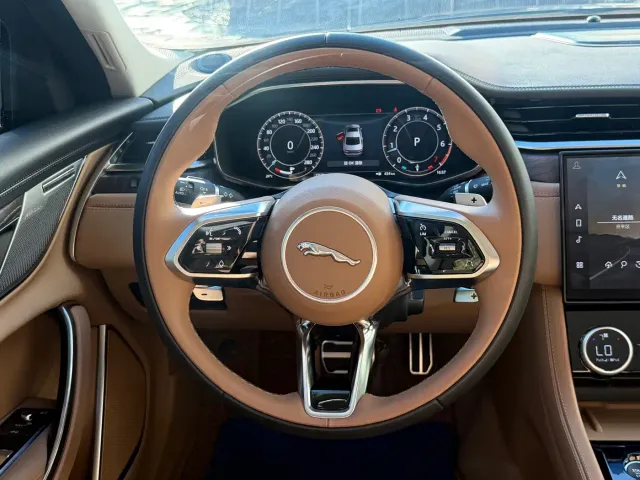 Jaguar XFL — Фото автомобиля 14