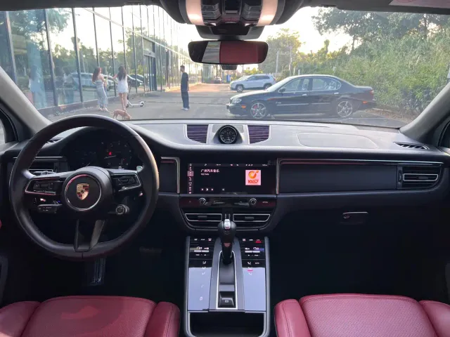 Porsche Macan — Фото автомобиля 6