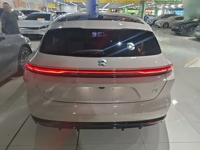 Nio ET5 Touring — Фото автомобиля 5