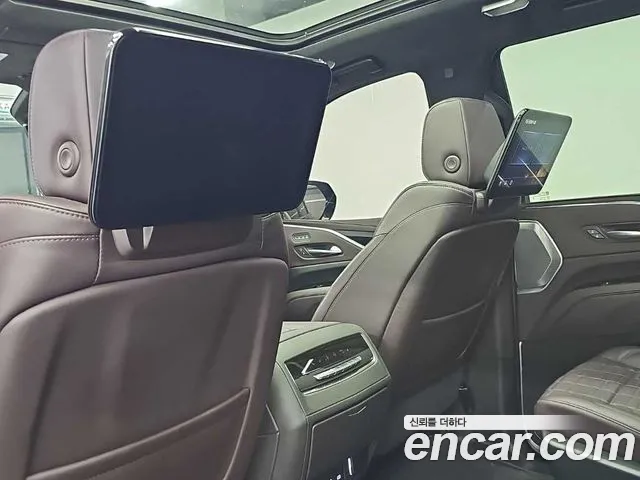 Cadillac Escalade 5th Gen — Фото автомобиля 14