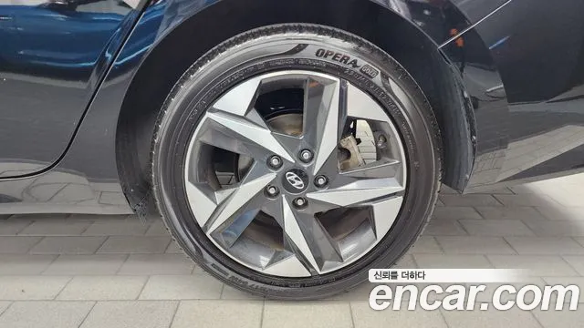 Hyundai AVANTE Avante (CN7) — Фото автомобиля 20