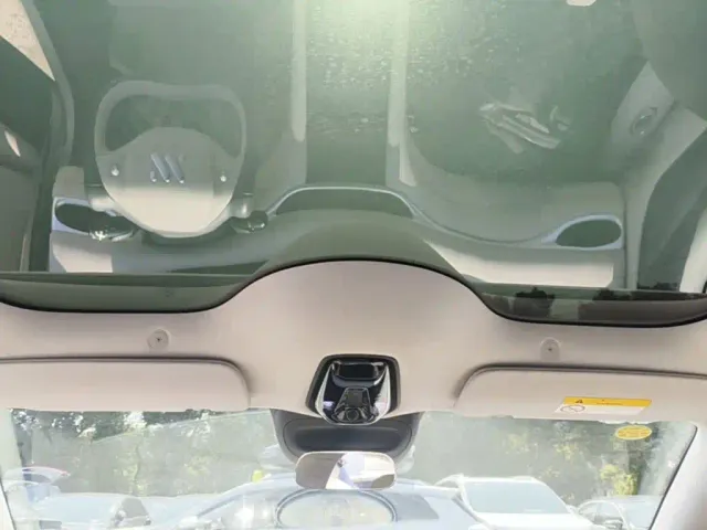 IM Motors L6 — Фото автомобиля 17