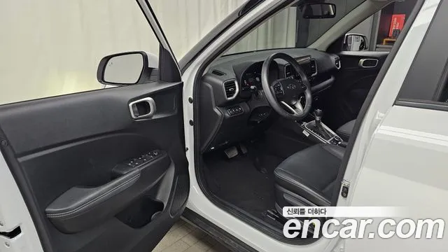 Hyundai Venue — Фото автомобиля 15