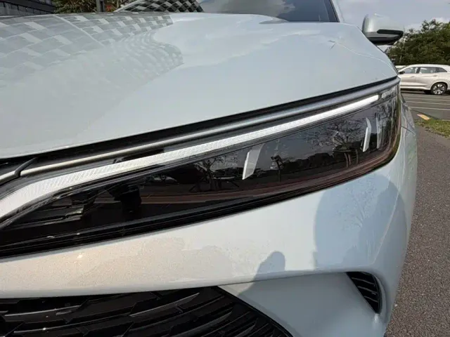 BYD Qin L — Фото автомобиля 13
