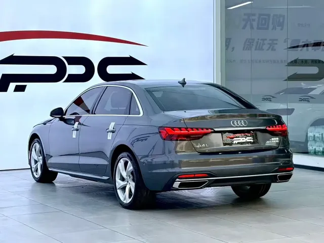 Audi A4L — Фото автомобиля 21