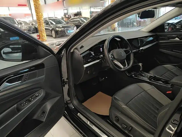 Volkswagen Passat — Фото автомобиля 15