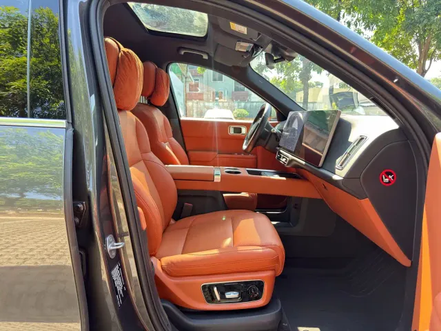 Li Auto L8 — Фото автомобиля 14