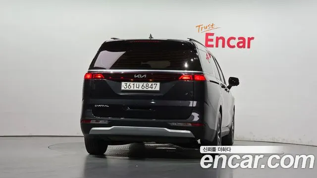 Kia Carnival Generation 4 — Фото автомобиля 4