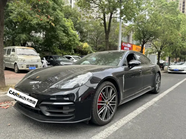 Porsche Panamera — Фото автомобиля 3