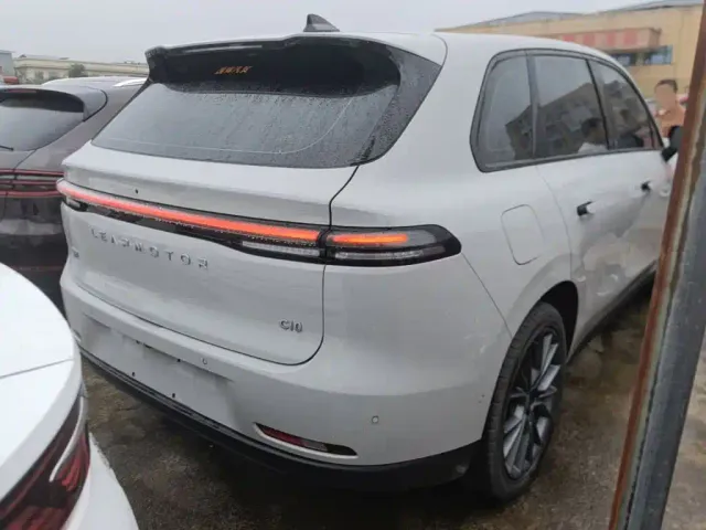 Leapmotor C10 — Фото автомобиля 6