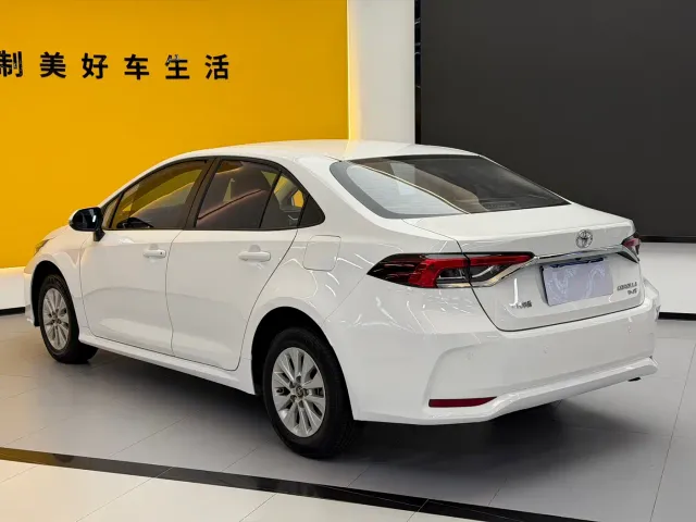 Toyota Corolla — Фото автомобиля 12